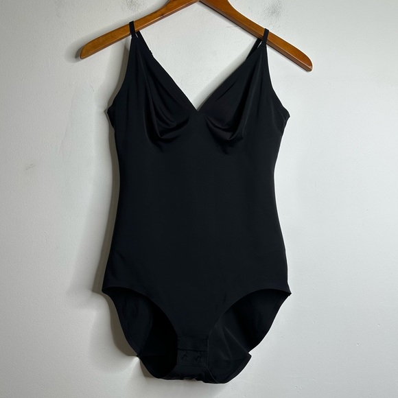 Heist The Outer Body Shapewear Bodysuit Size Medium - Picture 3 of 14